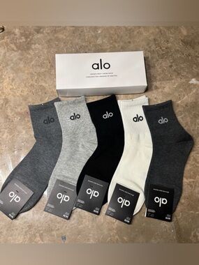 New Women’s Alo socks
New in box and with tags 
5 pairs size Medium